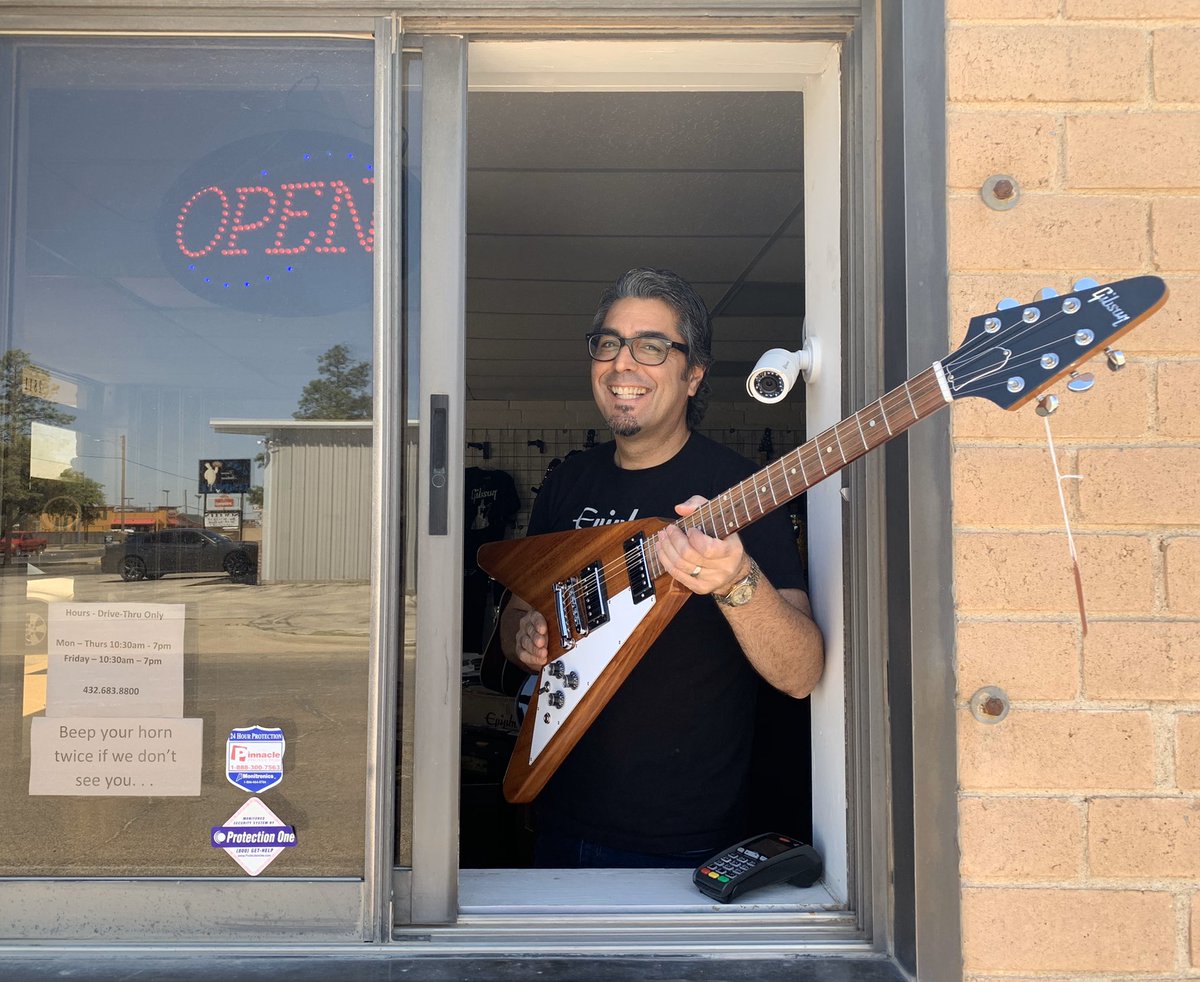 TrevorHawes's tweet photo. Now THIS is retail innovation! GuitarStar is probably the only place where you can buy your @gibsonguitar and @marshallamps via drive-thru. @GuitarStarMusic #COVID19 #supportsmallbusiness https://t.co/jlkWxaIL5X