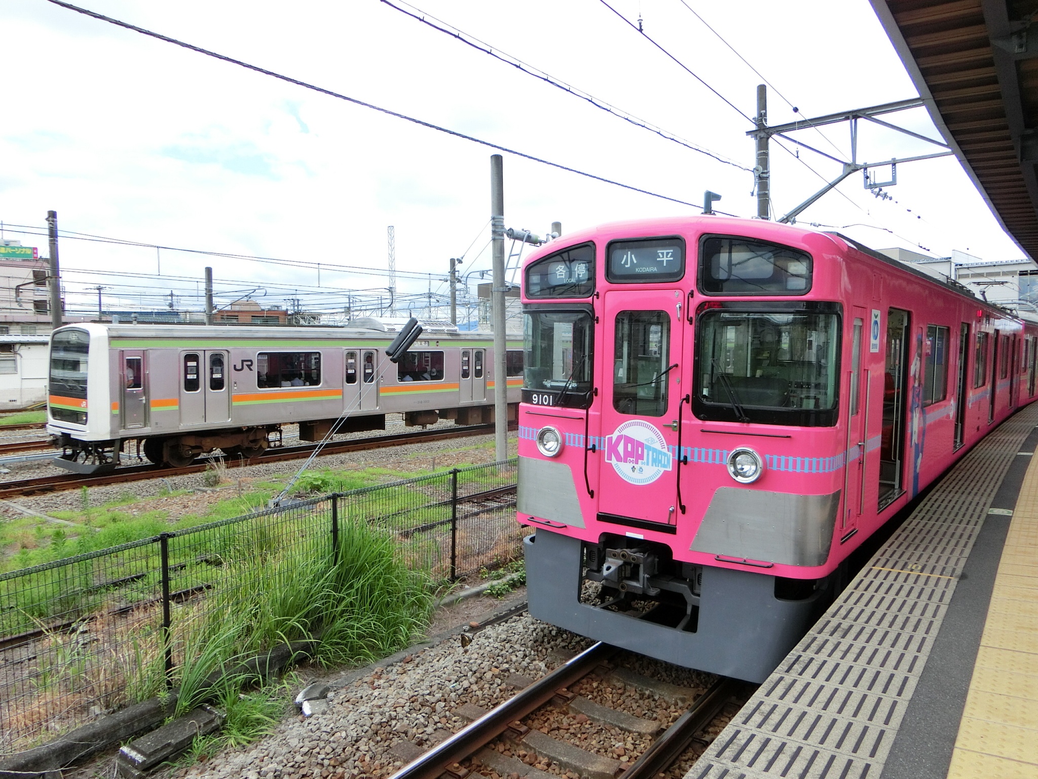 １０月の列車 西武鉄道 Kpp Train 16年 西武沿線出身のきゃりーぱみゅぱみゅ氏とコラボレーションし 9000系 9101fにピンク塗装とラッピングを施して運転されました 西武鉄道 きゃりーぱみゅぱみゅ T Co 48lzlqiasc Twitter