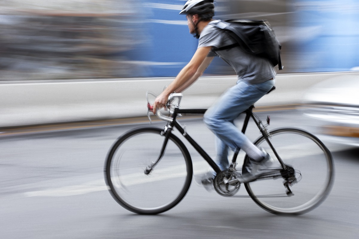 DGTes's tweet photo. La #bicicleta 🚲🚲🚲 es un vehículo sostenible y saludable. Y una buena opción para desplazarse en todo momento. También ahora. 👍👍 #EnBiciContraCovid19 #MovilidadSostenible #DGT https://t.co/yvlLK2Oo3K