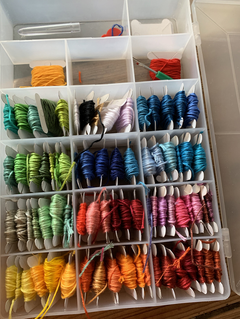 Firmdale_Hotels's tweet image. This week on Kit Kemp&apos;s Design Thread blog we are escaping into the magical world of embroidery. #KitKemp has been creating a lovely English garden filled with daffodils, bluebells &amp;amp; primroses. Learn how to create your own embroidery: bit.ly/2xud1Ng #DesignThreads