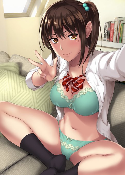 くろだありあけさん(@KurodaAriake2)と日向恭介さん(@himukai_k)からご指名頂きました!
ヘッダーに使ってる絵とかをば～
#絵描き繋がれ 