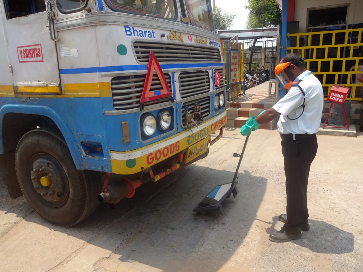 BpcRetailKTOP's tweet photo. Security briefed about new SOPs by our HSSE officer. Mandatory temp check using non-contact IR thermometer &amp; face-sheilds #IndiaFightsCoronavirus @BPCRetailVijayw @SaibalMukherji @Rajeshkumbhare6 @8singhi @singharunbpcl @cmdbpcl @BPCLRetail @BPCLimited @narendramodi @dpradhanbjp https://t.co/SoOnjWj2BV