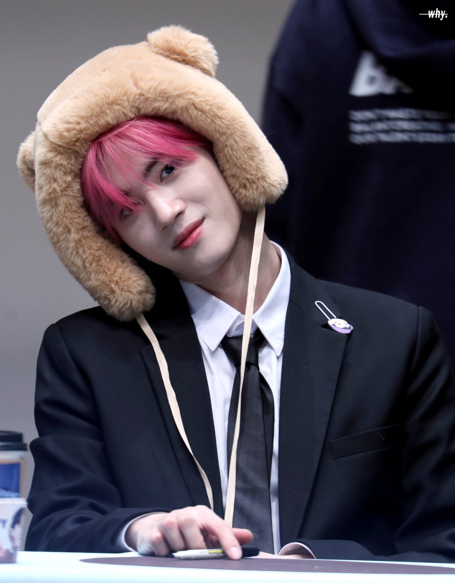 🎂
-
#온우주가_진홍빛으로_물들어
#ToYouOurLight_Jinhongseok
#펜타곤 #홍석 #PENTAGON #HONGSEOK 
<a href="/CUBE_PTG/">PENTAGON·펜타곤</a>