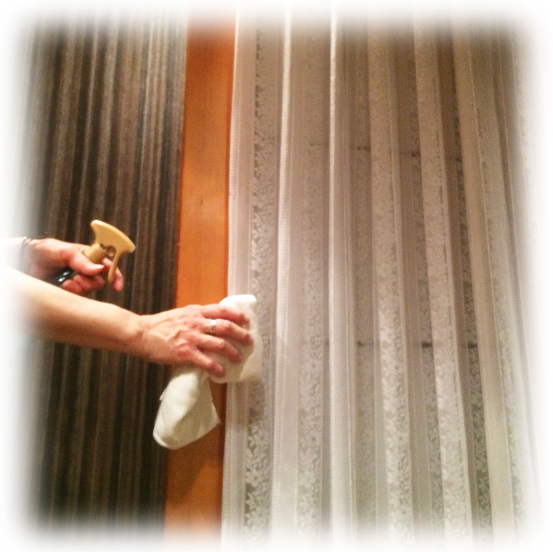forest_hotel's tweet photo. 当ホテルでは感染症対策としてお客様の触れる可能性のあるところを全てを徹底的にアルコール消毒を行なっております😁

また、会計時にもお客様同士が混雑しないように退出タイミングの調整なども行なっております😉

#東松山 #森林公園 #ホテル #レジャーホテル #東松山付近ホテル #ホテルフォレスト https://t.co/ynzVPeNv8Y