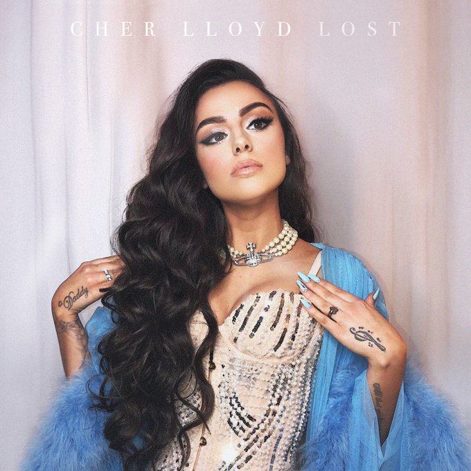 Cher Lloyd >> Single "Baddest (With IMANBEK)" - Página 8 EVzIlZzXQAE_w0d?format=jpg&name=small