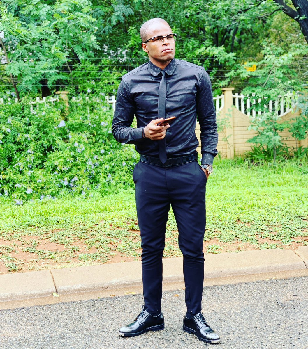 WillardKatsande's tweet image. Boss Ya Mboka Kitoko Makasi,with my bro ⁦@IIKHUNE_32_16⁩ ⁦@KaizerChiefs⁩