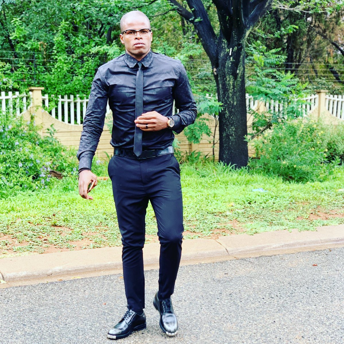 WillardKatsande's tweet image. Boss Ya Mboka Kitoko Makasi,with my bro ⁦@IIKHUNE_32_16⁩ ⁦@KaizerChiefs⁩