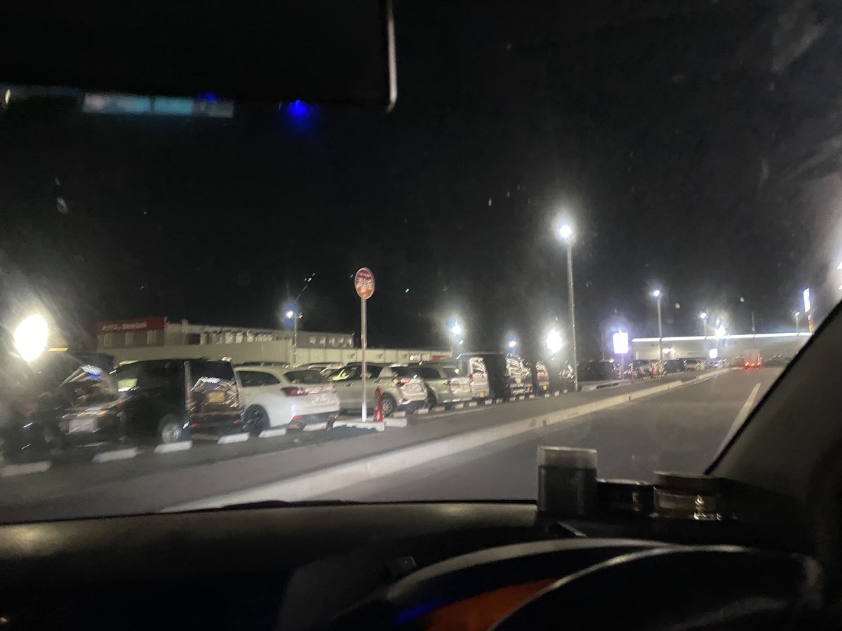 うしまさ On Twitter 岩手で一番でかいパチンコ屋のガイア 帰りに駐車場回ってみた 秋田 青森 八戸 宮城 仙台 山梨 長岡 名古屋 などのナンバーが居た 複数台並んだりしてるから旅打ちくさい 特に青森秋田宮城ナンバーが多い 普段よりかなり台数は少ないけど 岩手