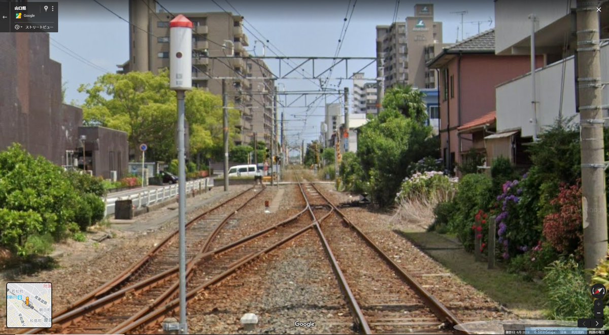 まも ドボ鎮 シン エヴァンゲリオン劇場版の宣伝ポスターのイラスト 宇部線宇部駅の新山口側の踏切からの景色ですね 奥に見える鉄の門みたいなのが真締川橋梁のトラス ドボクでたいへんいい T Co Fkfrmyquco T Co H31g3vlcy3