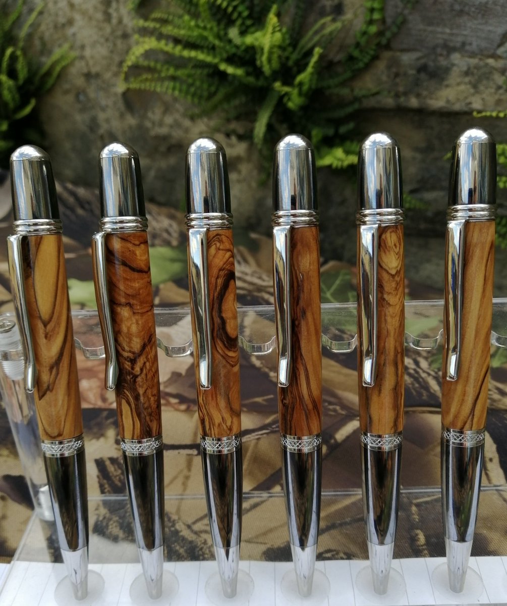 beaupensuk's tweet photo. New Handmade just out of the workshop Handmade Wood Pens comes with one of our Handmade wood boxes all Handcrafted by Beau Pens #handmade #pens #handmadepens #ballpoint #ballpointpens #handcrafted #woodPens #handturned #handmadewoodboxes https://t.co/OTmZqPxScP