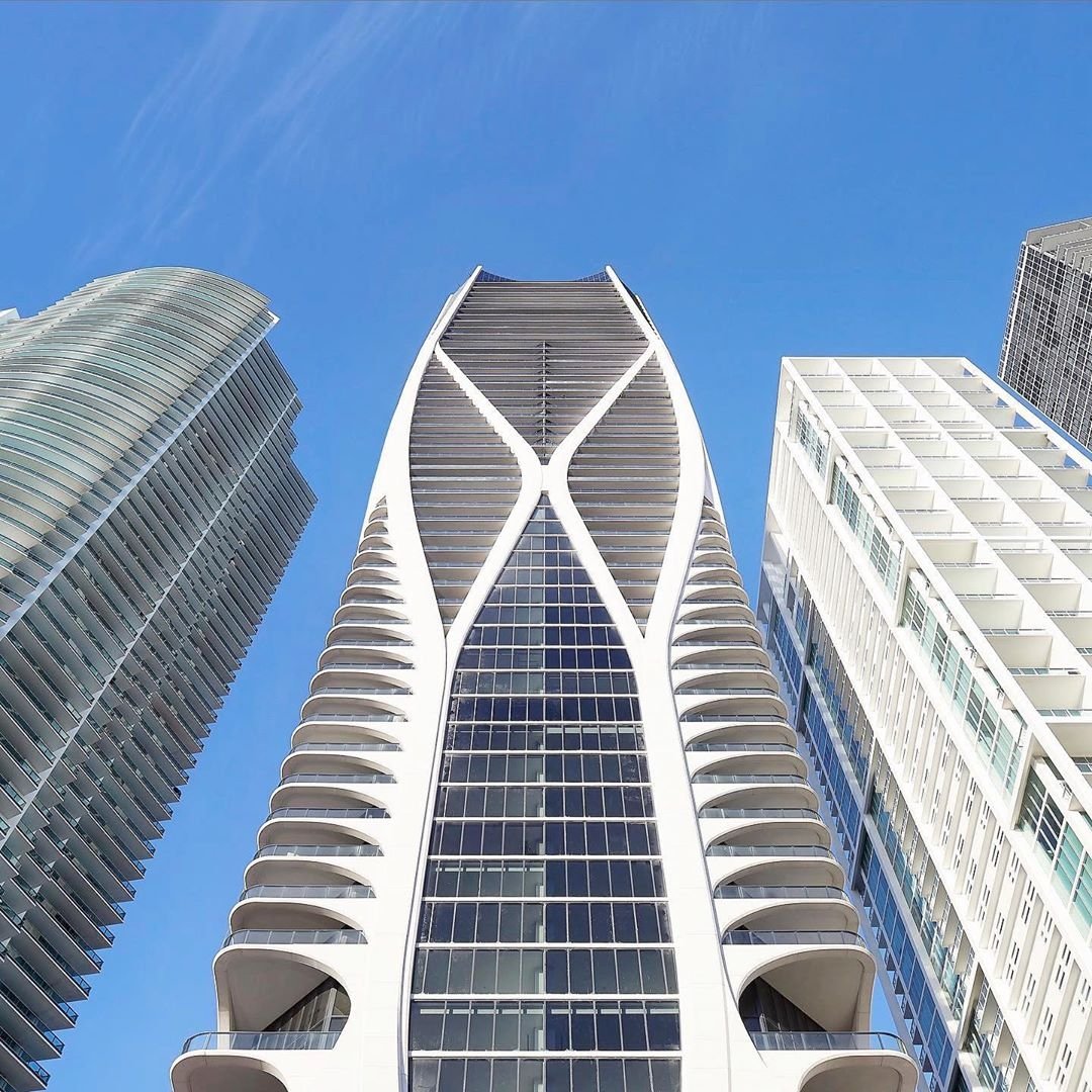 infinity_lab's tweet photo. #TBT | En imágenes se yergue uno de los últimos edificios residenciales proyectados por la célebre e inigualable #ZahaHadid en Miami. https://t.co/FpQXHXJGO8