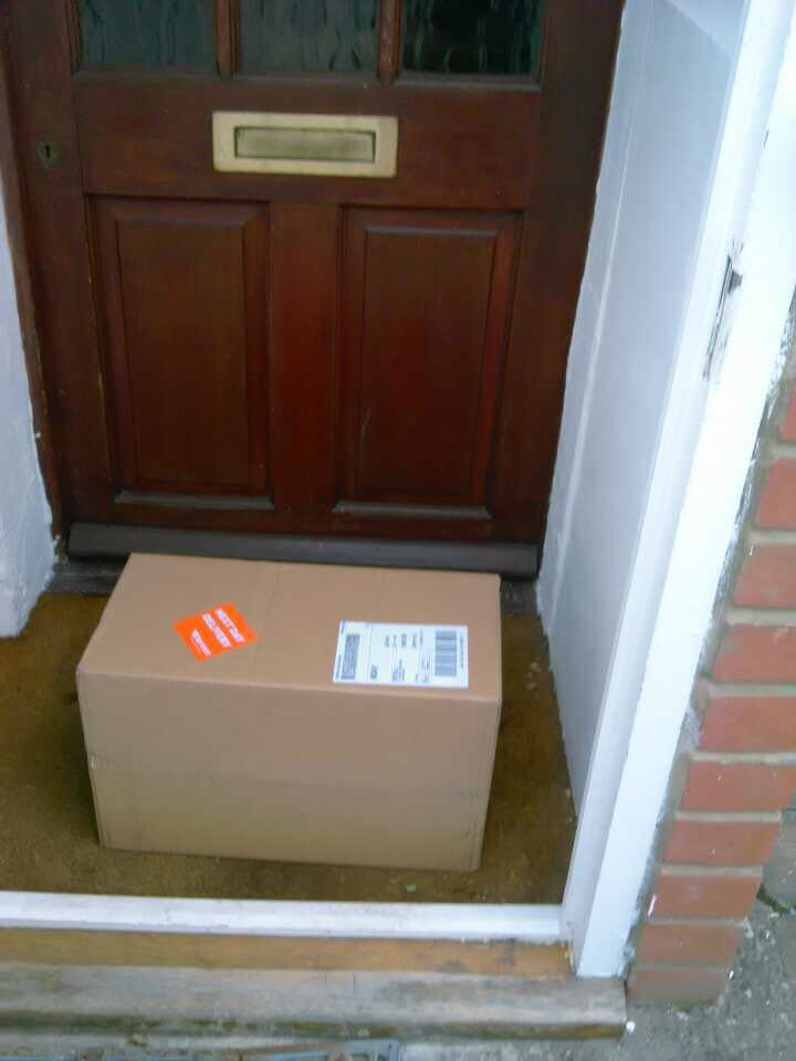 unewan's tweet photo. @Hermesparcels Received email saying my parcel has been delivered, but nothing here. Photo “proof” is not my house or any of my neighbours! What address has the parcel been delivered to? Please contact me. https://t.co/Lo2W13tEIK