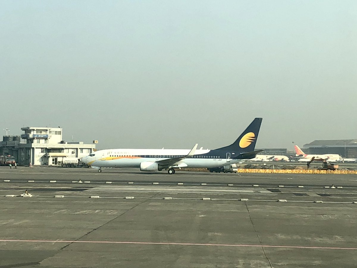 LiveFromALounge's tweet image. That’s the way I like ⁦⁦@jetairways⁩. Taking off and landing. Circa 2018. #jetairwaysforever
