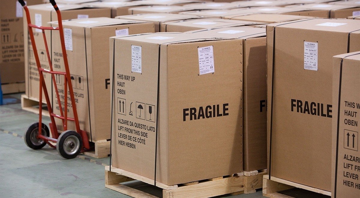 Meuble_Passion's tweet photo. (Rappel)  Les livraisons de toutes les commandes sont maintenues. 
Tous nos produits peuvent être préparés et livrés à domicile dans le respect des gestes barrières. 
Prenez soin de vous.
L'équipe Meuble Passion 
https://t.co/kt7dsMjdv3 https://t.co/jZHEIXQIP2