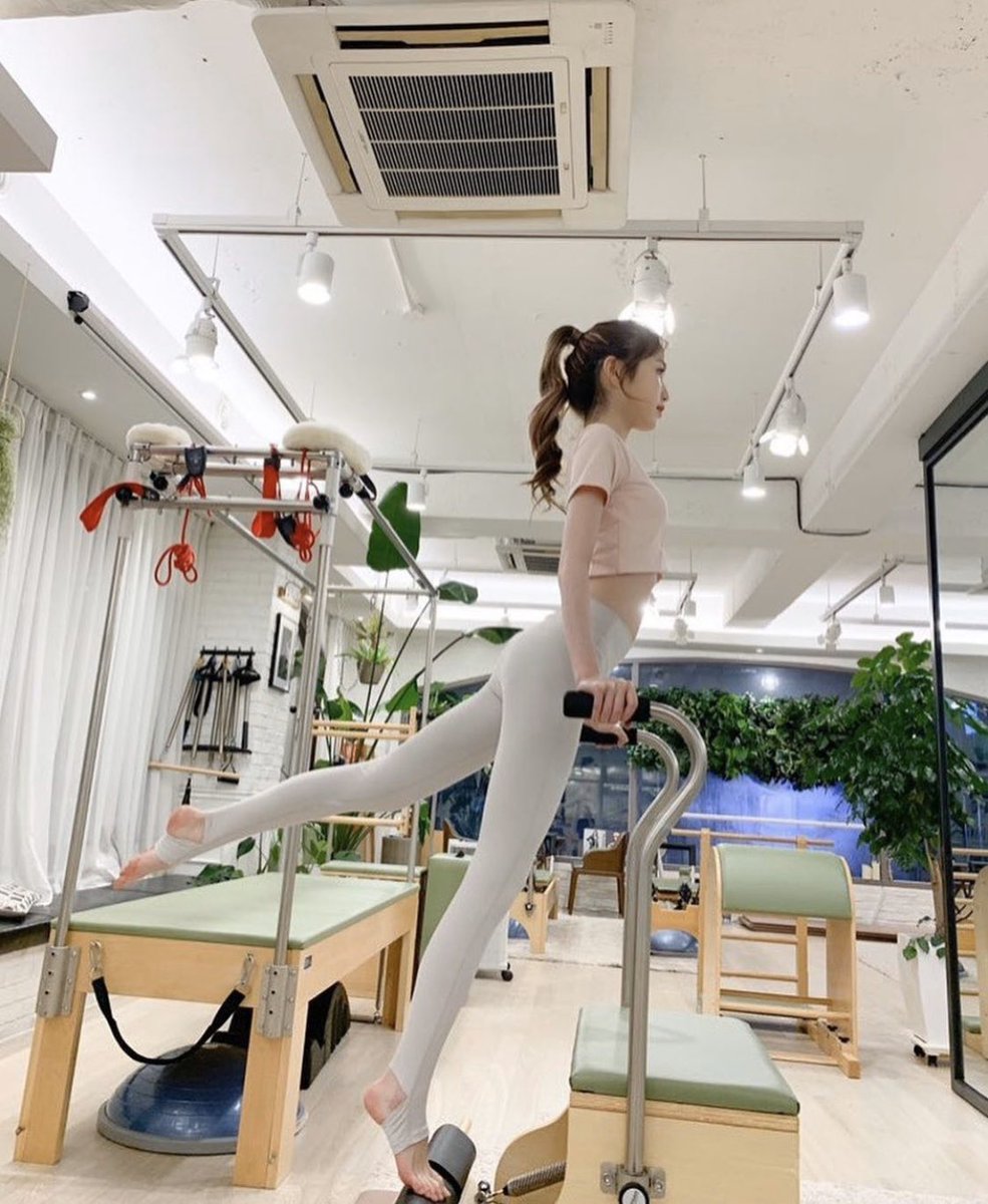 サブリー V Twitter ひいちゃん細い 脚長い Izoneに入ってくれてよかった Akbでも勿論可愛いけれど ここまで磨かれただろうか これは彼女の努力が100あるけれど 環境も大切だよね 細くて少し心配だけど 努力している姿とっても素敵です 美味しいもの沢山