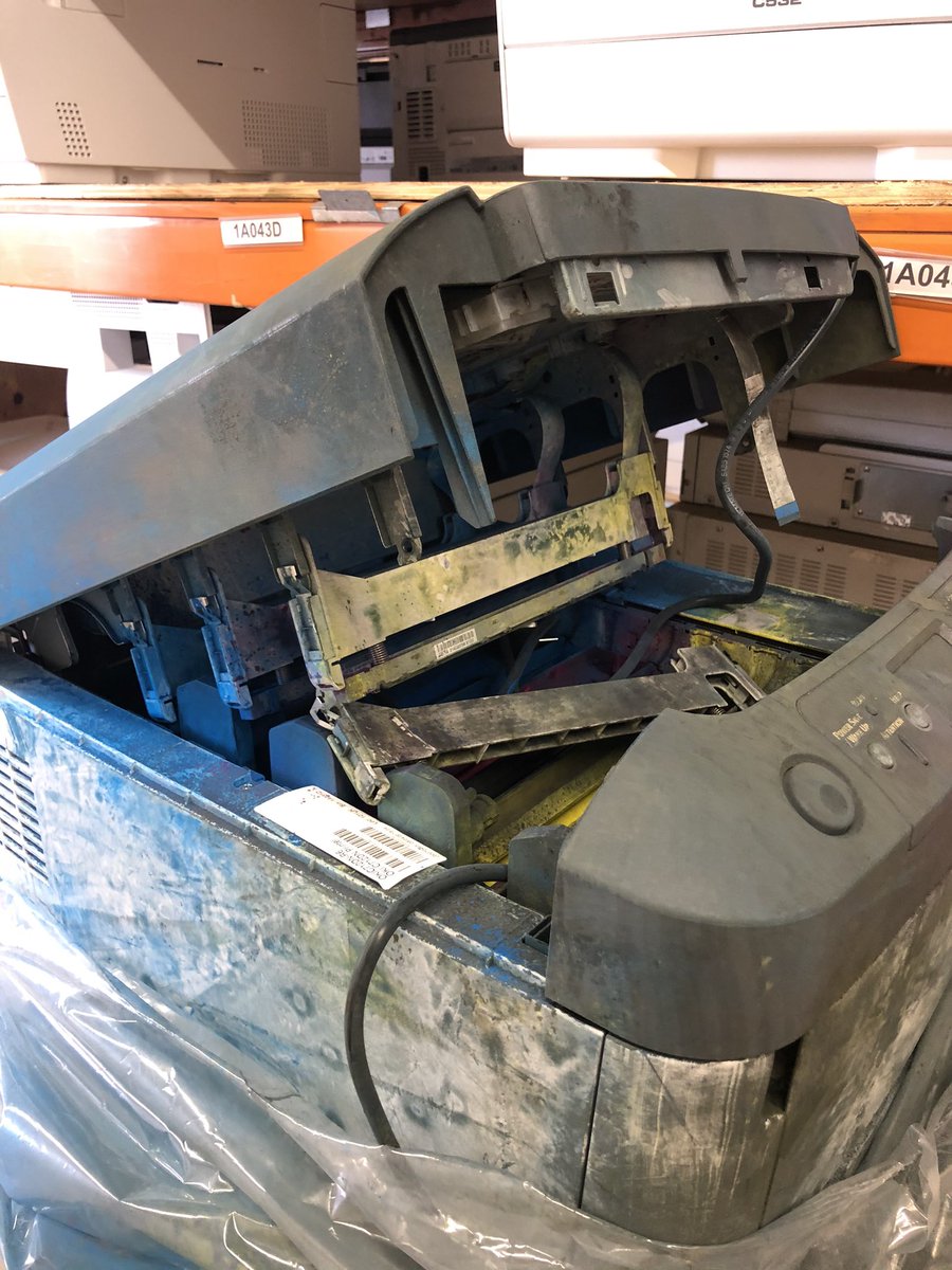 ExpressGroupLtd's tweet photo. A good old-fashioned toner bomb ! #FixMoreWasteLess #RightToRepair https://t.co/jfvee0IRlH