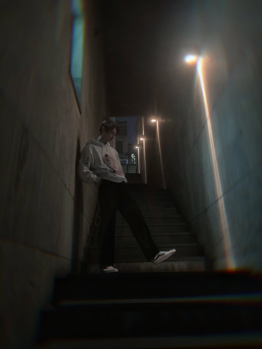 pledis_17's tweet photo. [17'S JUN] 옛날 사진 🌃 https://t.co/hGwIhU3fD8