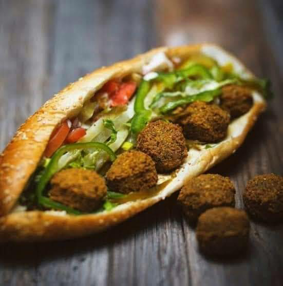 Falafel1001's tweet photo. Want to eat better? Eat what brings out the best in you, not the stress in you 💚 Falafel 1001 #Falafel #Duisburg #vegan #healthyfood #gesund https://t.co/0TO1MNkAGz