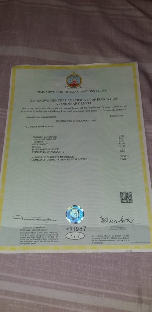 ma1_bella's tweet photo. I’m Bridget Mashonganyika,I am 22years old studying Law (LLB) at university of South Africa and I’m an orphan who sells muffins at school to pay for fees. Im facing financial challenges and would love assistance.Please RT,my helper can be on your TL https://t.co/nwuMOPhF5P