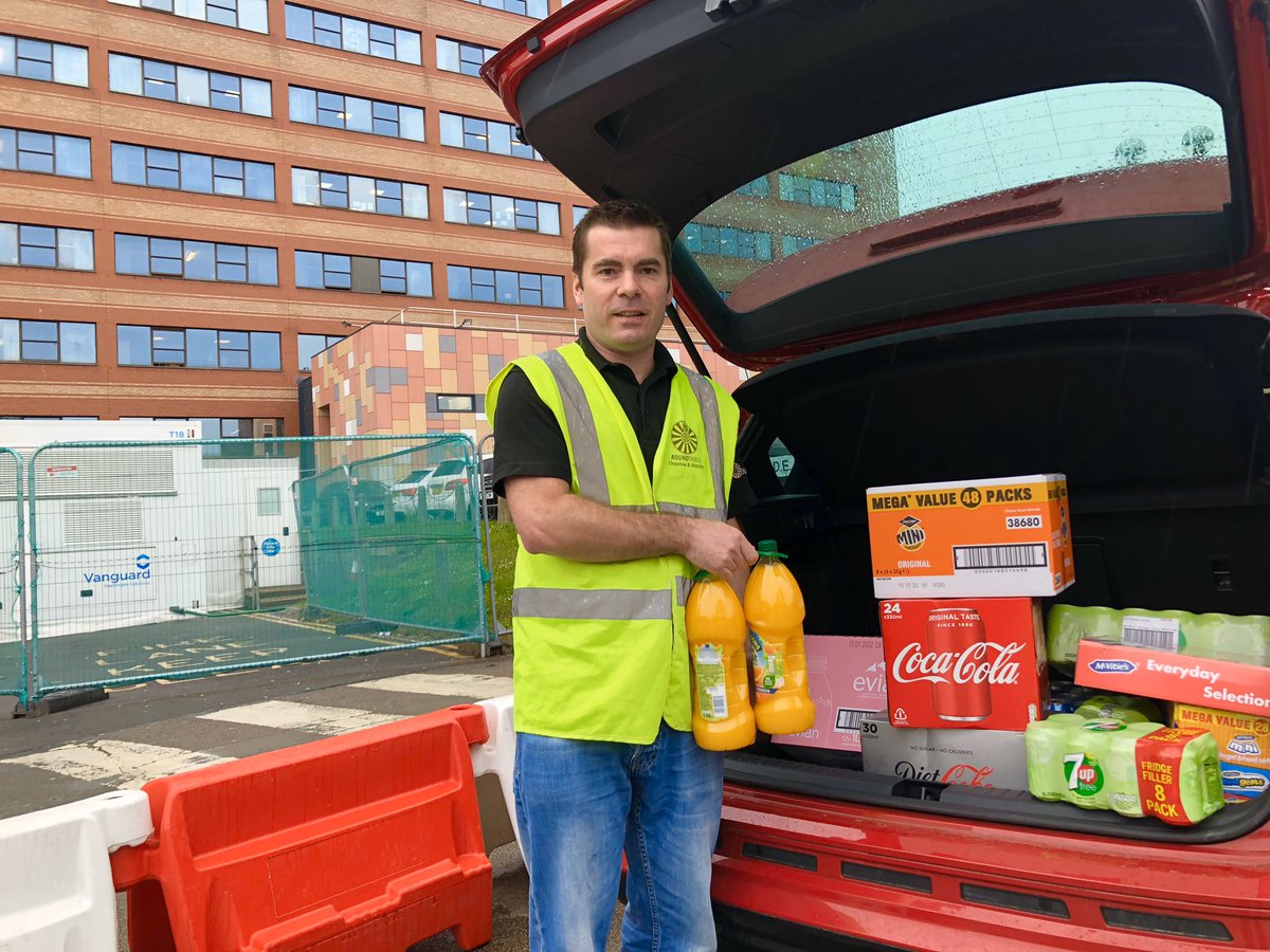 ChepRoundTable's tweet image. Today we delivered some treats to the front line of the fight against COVID-19 for our NHS Heroes after we saw an appeal on social media.

All donated by The Woodlands Tavern, Llanvair Discoed and Mrs Gemma Allen, Magor.

#nhsheroes
#nhs
#thankyou @AneurinBevanUHB