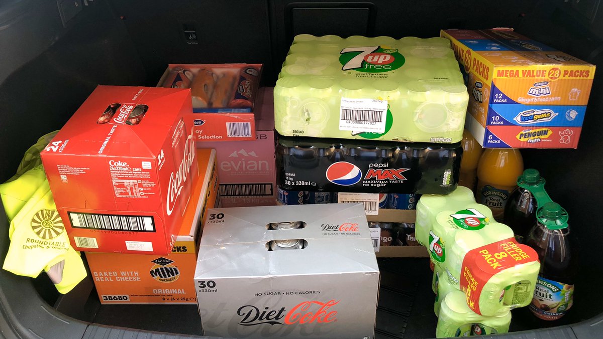 ChepRoundTable's tweet image. Today we delivered some treats to the front line of the fight against COVID-19 for our NHS Heroes after we saw an appeal on social media.

All donated by The Woodlands Tavern, Llanvair Discoed and Mrs Gemma Allen, Magor.

#nhsheroes
#nhs
#thankyou @AneurinBevanUHB