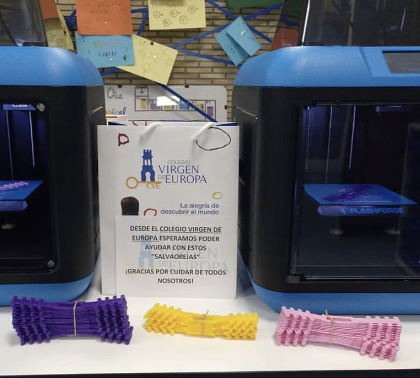 juanluglez's tweet photo. Esto hacen en el @Colegio_CVE  ... cuanto que aprender de todos, de la solidaridad de cada colectivo, porque todo suma .... las impresoras 3D del cole al servicio de nuestros sanitarios del hospital Nuestra Señora de América https://t.co/6J3ciZt9RJ