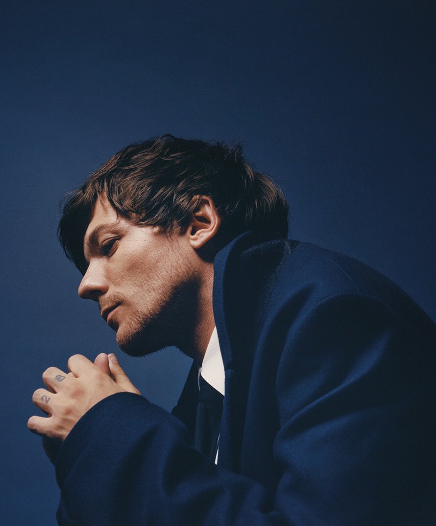 Flo ◟̽◞̽ᴴ on X: Louis Tomlinson in blue, because you aesthetically needed  it  / X