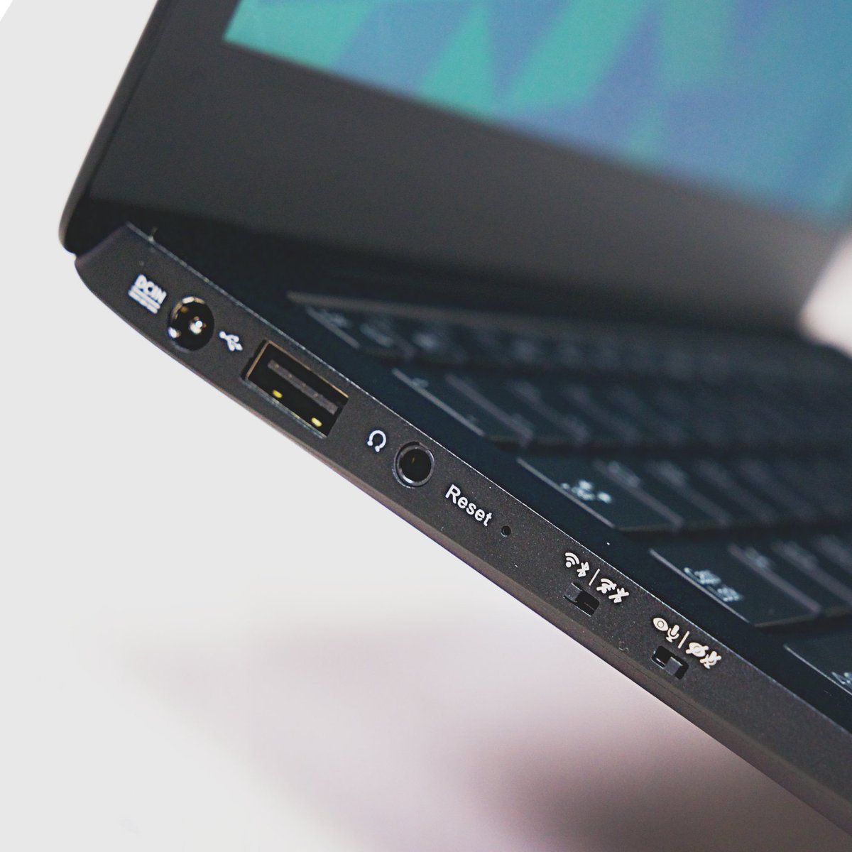 Puri_sm's tweet image. Our next batch of #Librem #laptops are arriving at our Carlsbad factory soon. 

The laptop sale continues to be extremely popular and we will keep the #sale going for a bit after stock arrives!

Get $200 off the Librem 15 and $150 off the Librem 13 shop.puri.sm