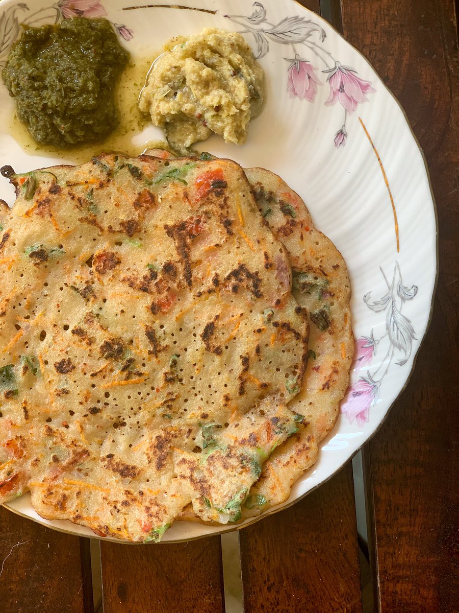 monikamanchanda's tweet photo. Easy & comforting breakfasts are always something I am at a lookout for. Also we as a family love dosas and cheelas. Today we made these sooji cheela at home. It’s super easy to make and so delicious.
Step by step recipe- https://t.co/Ud0SLZZVCa
#sinamon #sinamonKitchen https://t.co/KBI2zn8Kde