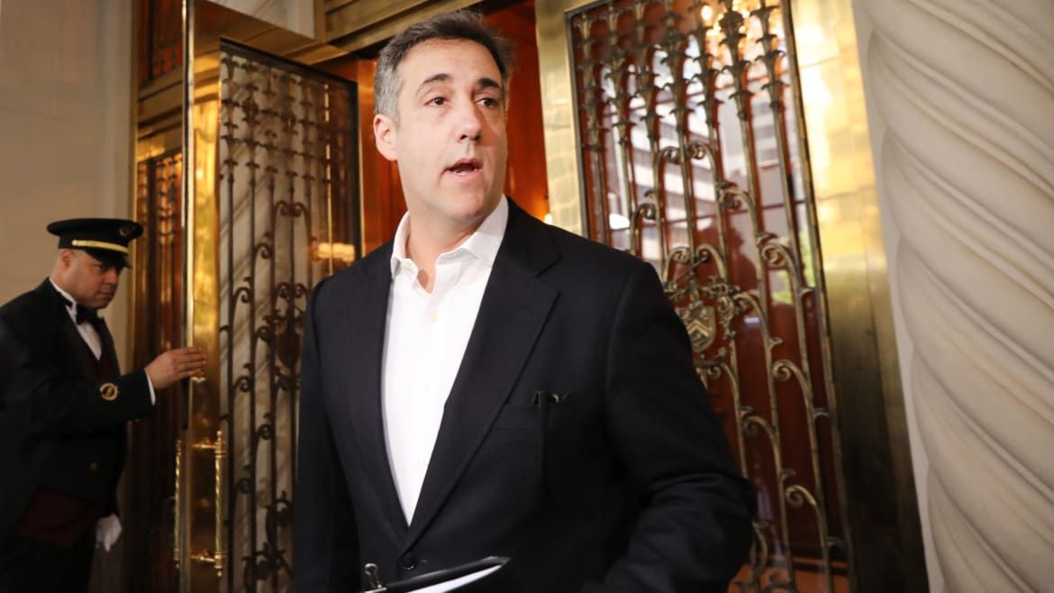 EVz_0xEU8AAX8He?format=jpg&name=medium