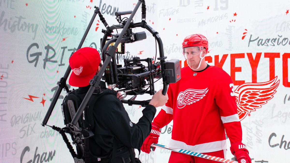 ARRIChannel's tweet photo. "Our decision to move from the #ALEXAMini to the large format #MiniLF was a game changer for us. Large format has definitely been a warm welcome to my filmmaking style.."--Dan Mannes coordinating producer @DetroitRedWings https://t.co/24kUwEiOtP #arrilargeformat @TheStudioatBH https://t.co/3vtGTE19uZ