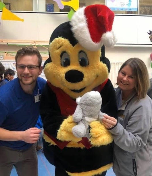 B101 Philly on Twitter: "Christmas Music is ringing on B101 right now! ❄️ Join Jenn, Nate & Buzzbee and be cheery with us this morning! Listen live here: https://t.co/uHJGA4J2PV https://t.co/sNUW3qo0nz" /