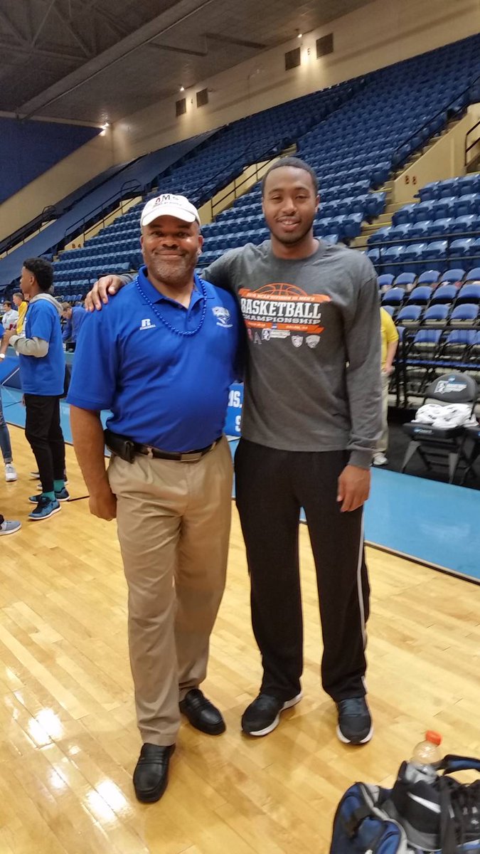 ItsOrderMySteps's tweet photo. HBD "No you're not perfect, but you're not your mistakes" - #OMSsuccessQuote Justin Maxwell Hampton @J_Hamp40 #JMH9
Happy π Birthday, U inspire me, FridayFeeling
Pictured played NCAA D3 FinalFour
#CNU2017 grad @CNUAlumni #omsHighSchoolClass 2013 #StallionNation @SouthCountyBBB https://t.co/j26xLx11PG