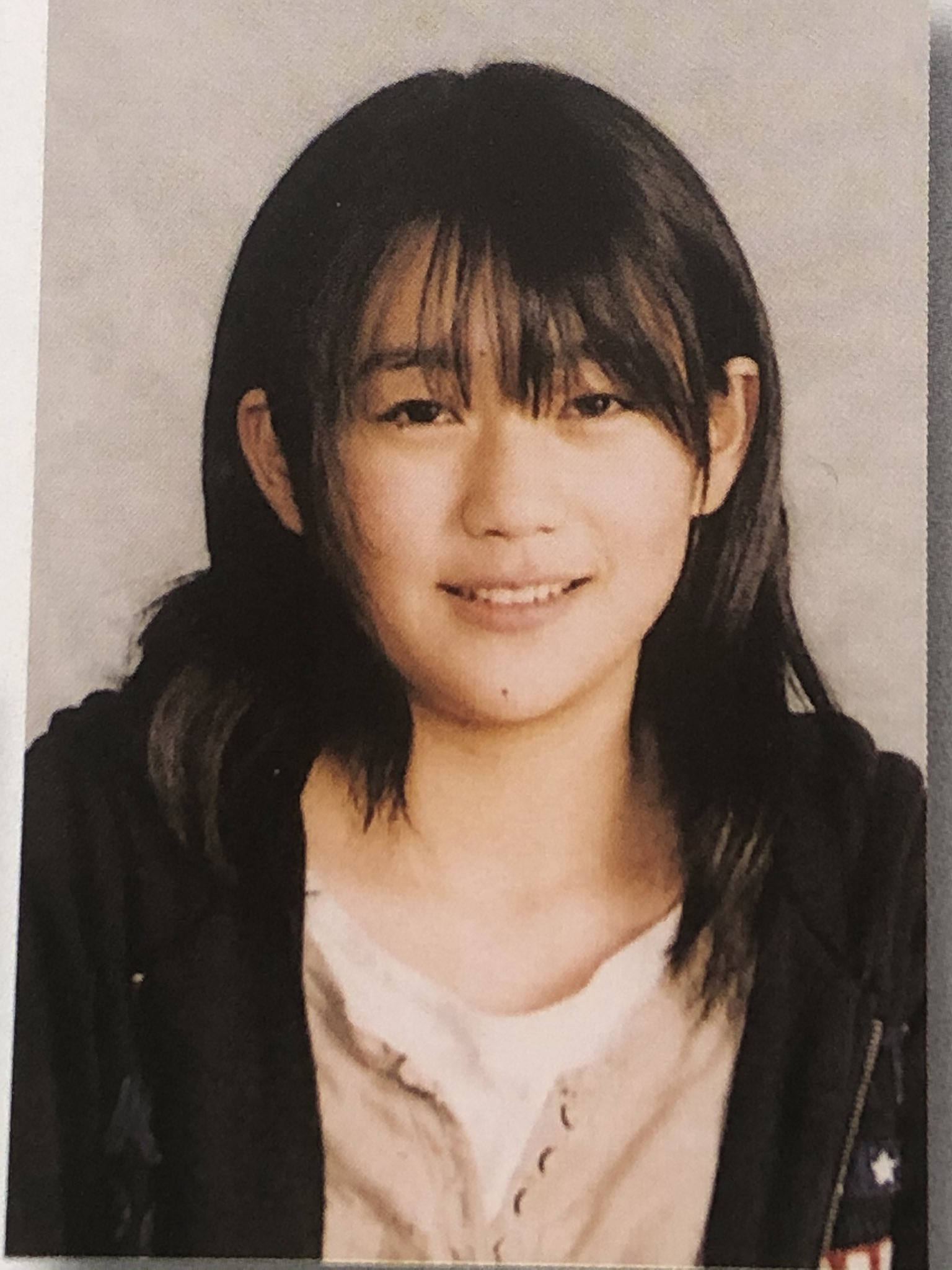 おのすみれ 一般ネコ 昔の写真出てきてやりたくなったやつやってもいいです 二重顎が眩しい高校時代の写真 踊らなくなってからまた体重が増え始めて震えているよ アイプチを覚えてからの垢抜け速度は凄かった オタク垢抜けた選手権