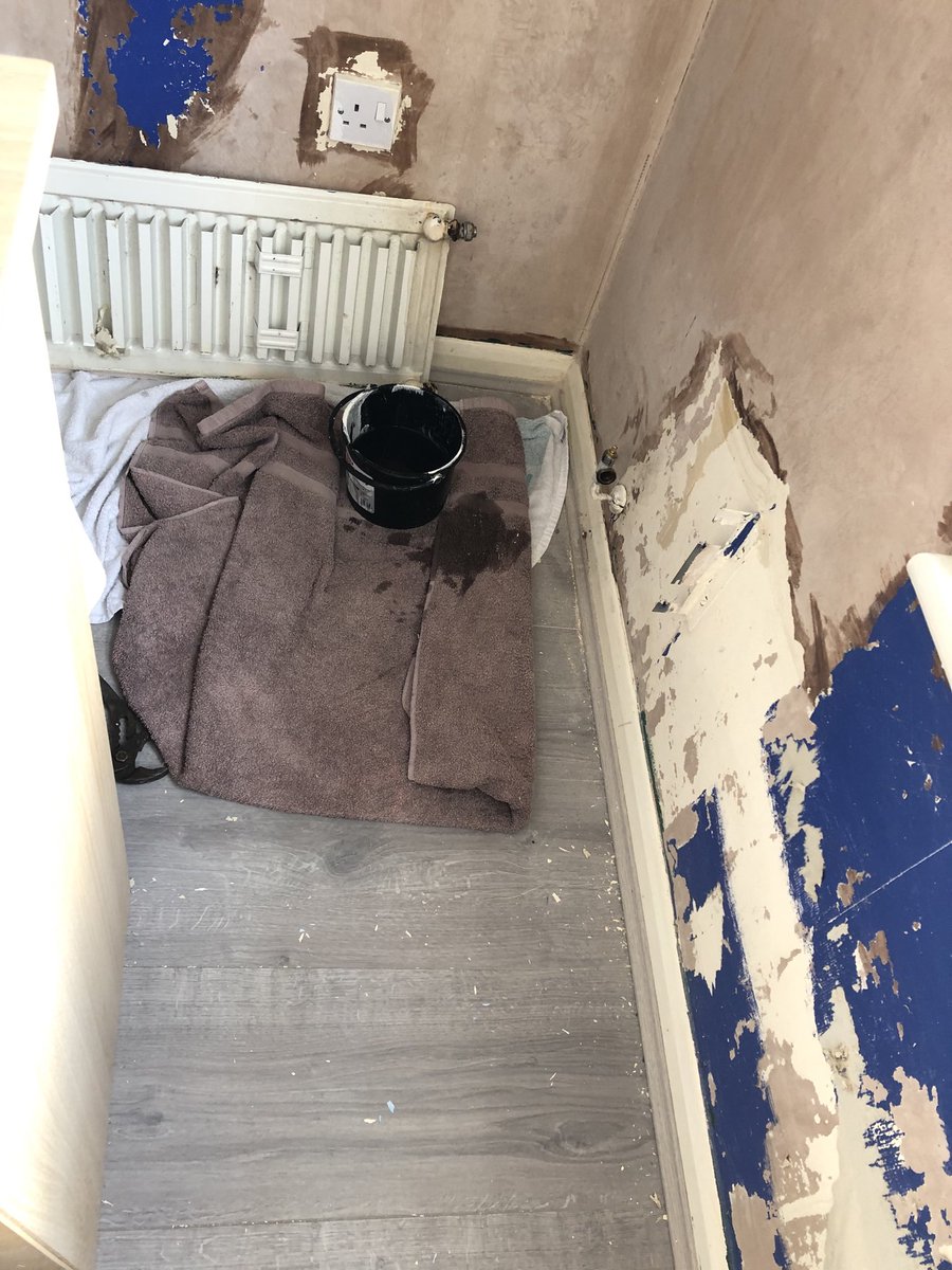 Fiona44640196's tweet photo. Successful 1st time radiator removal 😆#youtubediy #lockdown #proud https://t.co/Lqpoqwvj6h