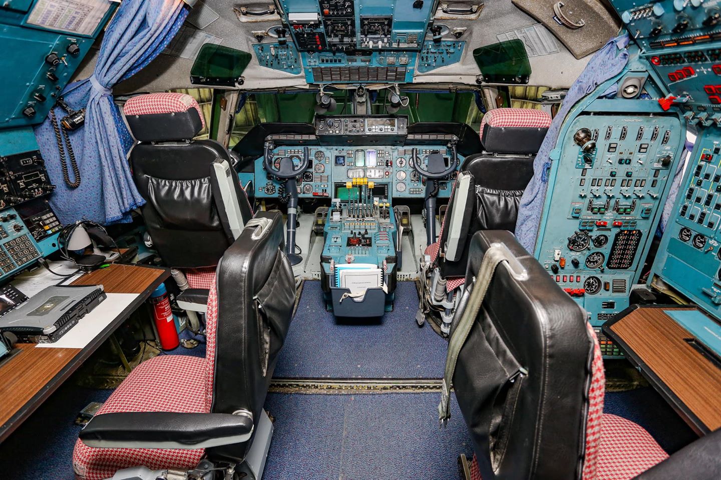 АН 225 Мрия кабина пилотов