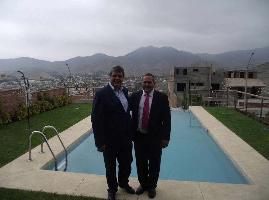 wilbermedinab's tweet photo. A un año de tu partida 🙏 excepcional y extraordinario amigo Presidente, con tu última decisión nos enseñaste q el honor y la dignidad se defiende incluso con la vida. Les ganaste otra vez a tus adversarios q viven botando espuma x la boca de rabia. #AlanVive https://t.co/o8EbIkQ8vd