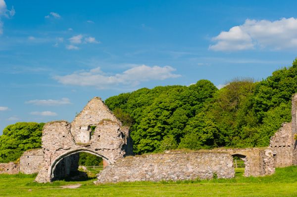 Grace Dieu Priory, Austin Nuns, f. 1239. Chapter house survives best, but the ruins suffered when the post-Diss manor house they were made into was demolished in 1696. It's a funny site but there's a load of crap about ghost hunting here which is annoying. Became public 2004.