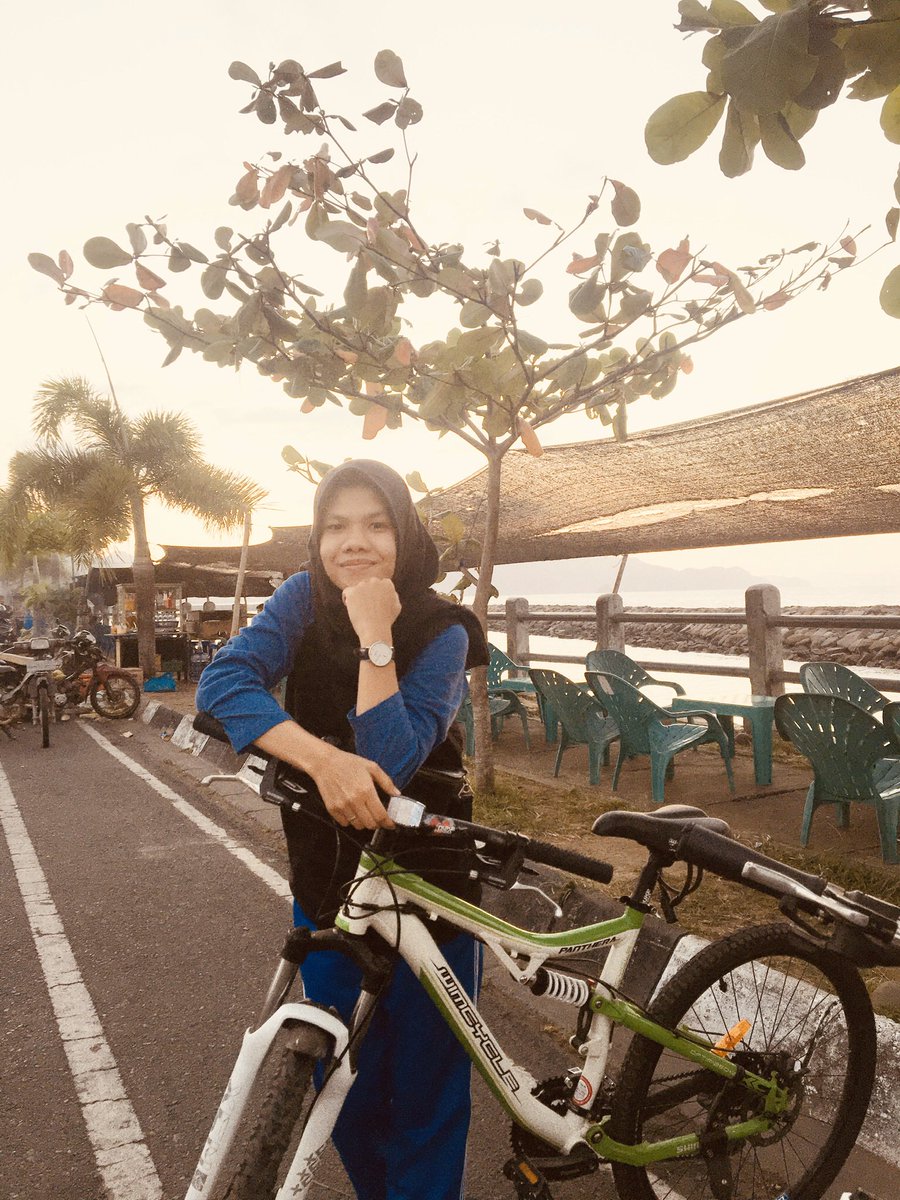 ellaragilia11's tweet photo. Perjuangan ini π
#gowesterjauh #biarsehat #sebelumcovid19 https://t.co/JLaQ8F9G3M