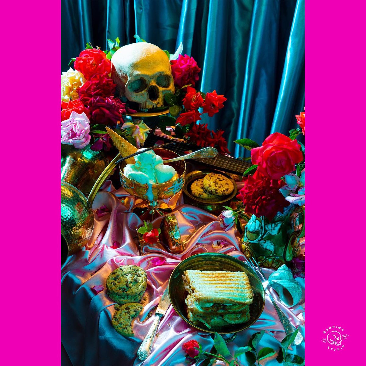 danbannino's tweet photo. Elvis Presley - Neon Vanitas, 2019
#stilllife #photography #art #food #ElvisPresley #vanitas #skull #color https://t.co/3uiZ8Hbbwm