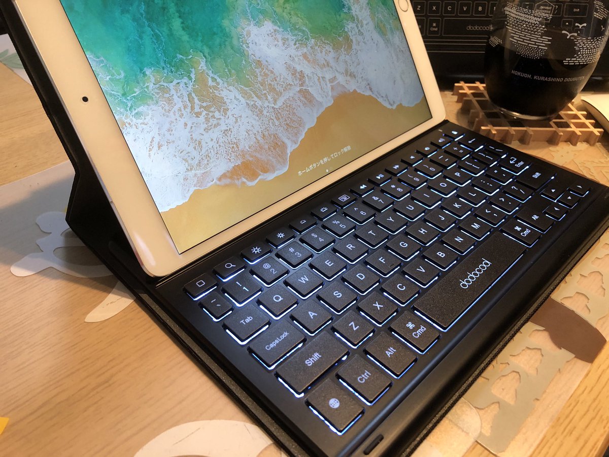 fleshendinglife's tweet photo. 新しいキーボードが手に入りました💻
スマートコネクターへ対応しているので、充電も不要で快適です♪
作業も捗ります😊
#iPad
#キーボード
#dodocool
#効率アップ
#夜は作業 https://t.co/gOdw4gpB2G