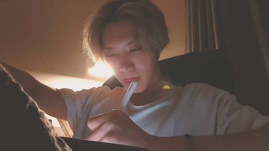 *:･ﾟ◡̈ 𝐦𝐚𝐫𝐤𝐮 ♡‧₊˚ tweet media