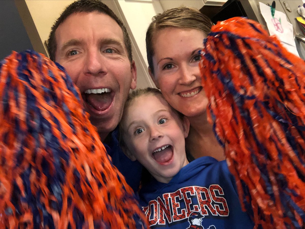 JoshuaDBoots's tweet photo. Happy #FanFriday ⁦@uwplatteville⁩ home office. https://t.co/AOrov7ujLP