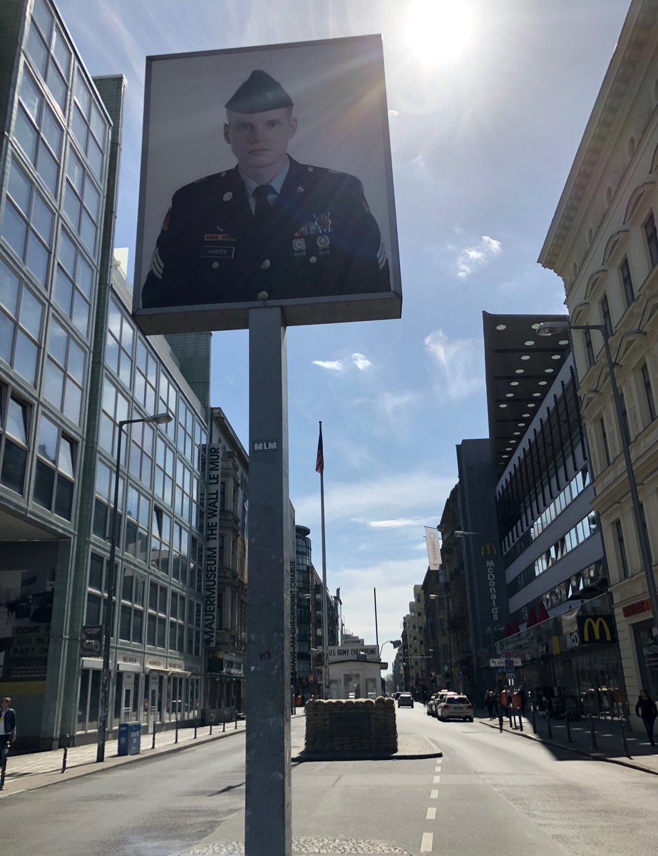 Guckst du! Wo sind die Touris? #checkpointcharlie