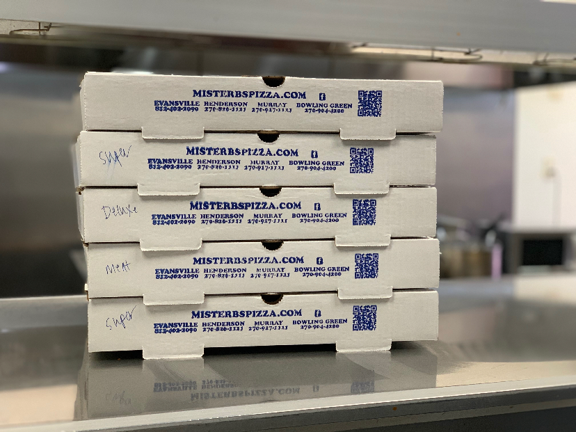 HendersonMrBs's tweet photo. One of these pies could be yours because it's #FreePizzaFriday! RT for your chance to win a free large one topping from Mister B's! Must follow to win. 🍕🍕 https://t.co/ubkBuxp219