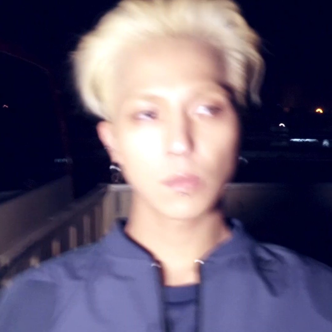 blurry and yet mino still looked gorgeous in these pictures