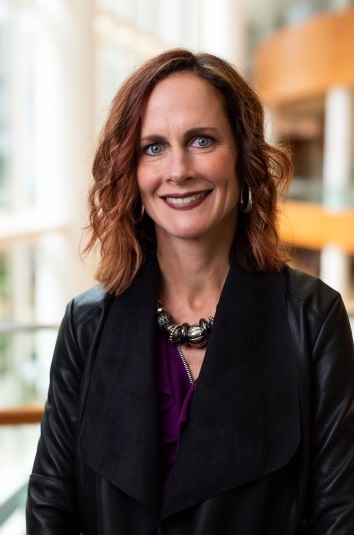 We wish to extend a heartfelt congratulations to @AmyOxentenkoMD who was named Chair of the Department of Medicine @MayoClinic in Arizona! We wish her all the best!