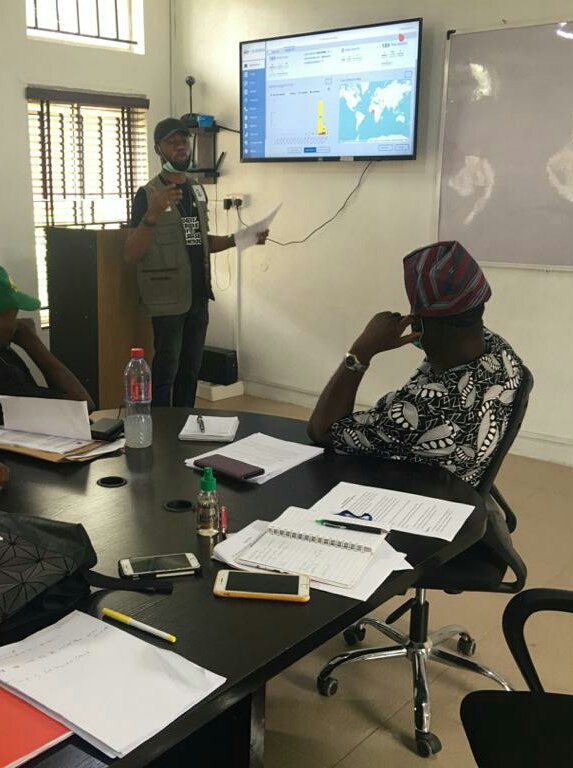 <a href="/SORMAS_NG/">SORMAS_NIGERIA</a> Rep @emekauzoho presenting and interpreting the  <a href="/SORMAS_open/">sormas_open</a> portal status report to the Deputy Governor @StateofOsun <a href="/Benedictalab/">Benedict Alabi</a>  and the Pillar heads.... all working together to contain #covid_19 
<a href="/GboyegaOyetola/">Adegboyega Oyetola</a> <a href="/OsunPHEOC/">Osun PHEOC</a>
@ncdcgov @who @unicef @osunpheoc