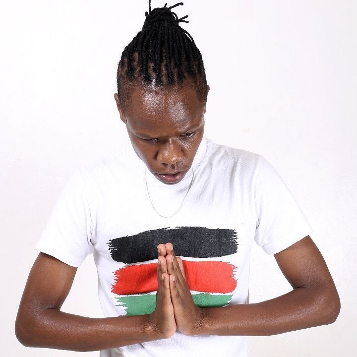 McTeargas's tweet photo. TONIGHT 10pm #TeargasOnNRG we are playing STRICTLY 🇰🇪🇰🇪KENYAN REGGAE/Dancehall #KenyanReggaeStars @NRGRadioKenya 
Who is your favorite Kenyan 🇰🇪🇰🇪Reggae artist?? https://t.co/Pa8O8zAjYp