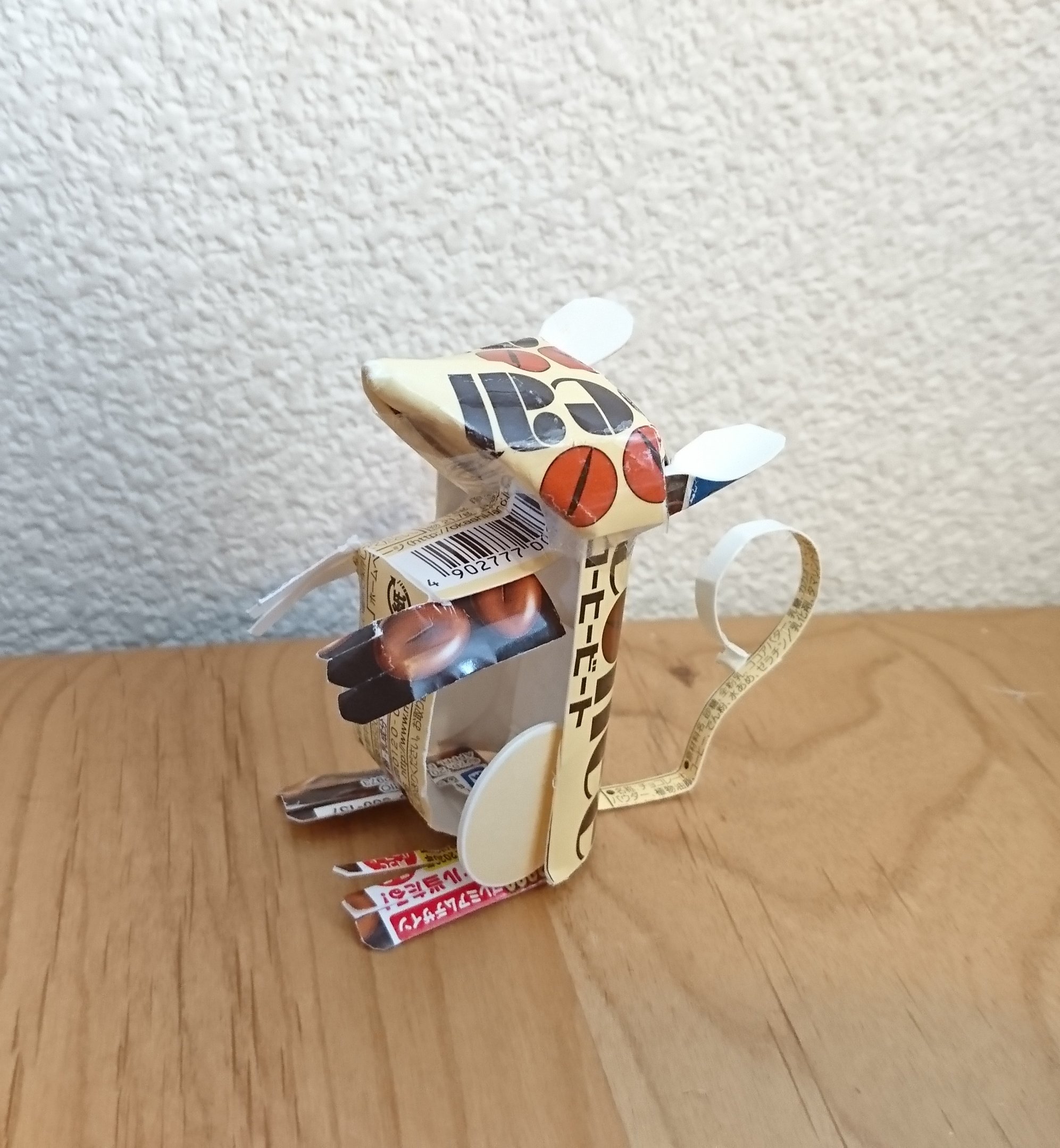べたま Meiji こうさくハウス キッズおかしランド お菓子の箱を使って作る工作 難しさや製作時間もわかります アポロのうさぎと コーヒービートのねずみを 作りました Meiji ペーパークラフト うちで過ごそう T Co Plt9o3jzja Twitter